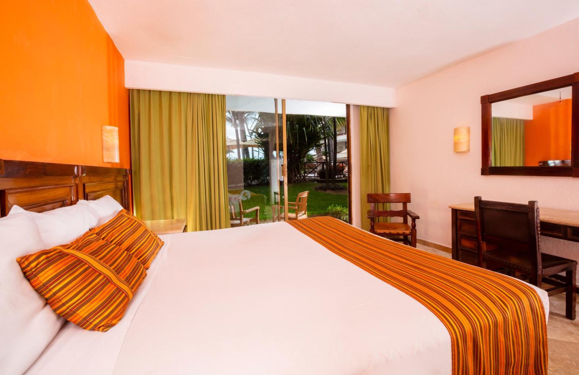 Las Palmas By The Sea All Inclusive Puerto Vallarta Exterior photo